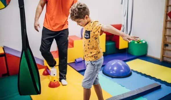 Jak wyglądają zajęcia z integracji sensorycznej i co warto wiedzieć