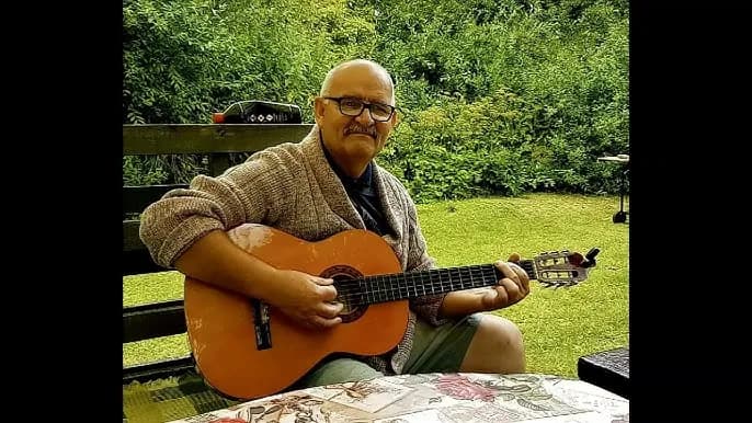 Jak w uczniowskim zeszycie - odkryj głębię i znaczenie piosenki